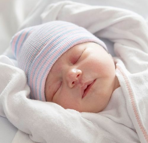 signs of a healthy baby mamababy 500x480